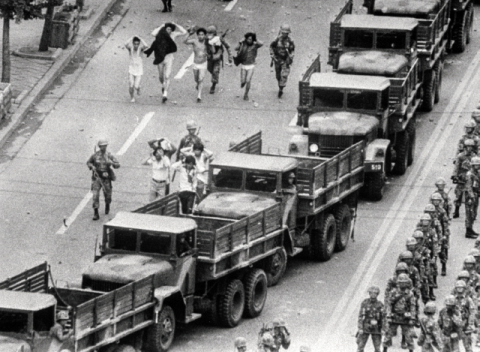 1980년 5월 광주의 기록 영상을 갈무리한 사진. 5·18 기념재단 제공